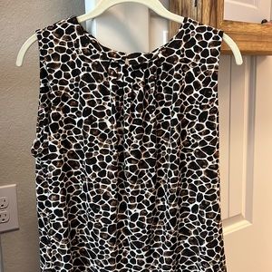 Cute Calvin Klein sleeveless blouse!